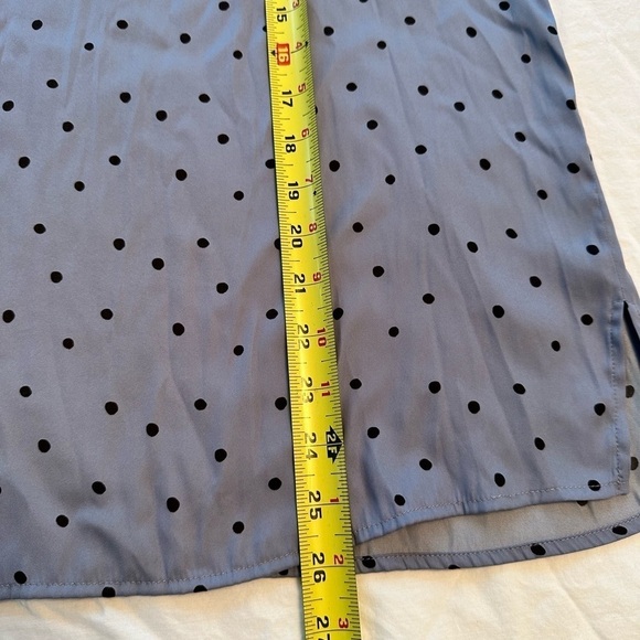 🎉LOFT violet blouse with black trim accent & polka dots. Size Medium - Picture 7 of 9